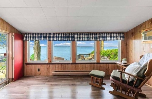 Roseneath Cottage | Waterfront 2 bedroom cottage