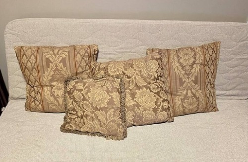 Timberlea House | Waterfront 2 bedroom house with hot tub