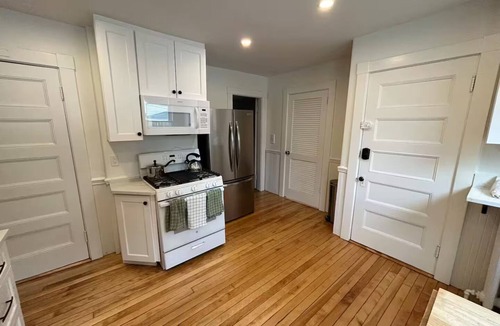 Salem Apartment | Waterfront 2 Bedroom Unit