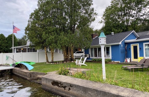 Amesbury Apartment | waterfront 2-bedroom with private dock!