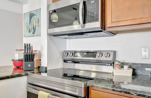 Rocky Point Condo | Waterfront 2 Beds w/Bayview! Heated Pool & Bar!