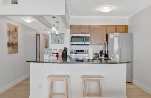 Rocky Point Condo | Waterfront 2 Beds w/Bayview! Heated Pool & Bar!