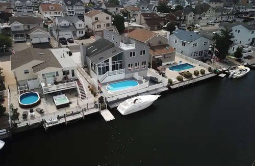 Osbornsville House | Waterfront 2BR Home in Brick w/Swimming Pool