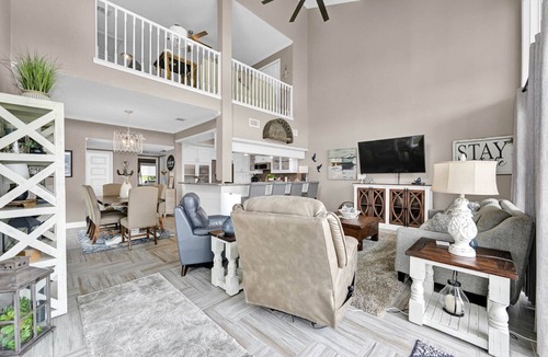 April Sound Condo | Waterfront | 2BR | Stunning Lake Views | Floor-to-Ceiling Windows | Fishing