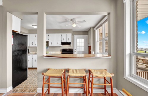 Crystal Beach Apartment | Waterfront 2BR Unit | Private Beach!