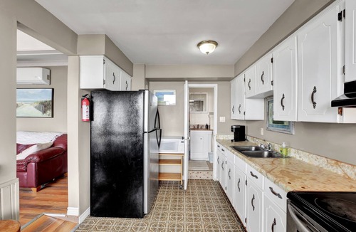 Crystal Beach Apartment | Waterfront 2BR Unit | Private Beach!