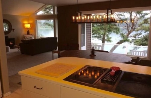 Roche Harbor House | Waterfront 3 Bedroom with Kayaks, Dock & Bikes!