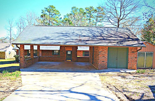 Zwolle House | Waterfront 3 bedroom home right outside North Toledo Bend State Park.