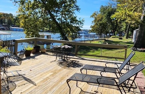 Afton House | Waterfront 3-bedroom house with dock on Monkey Island