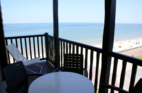Cabourg Apartment | Waterfront, 3 rooms, triple exceptional exhibition