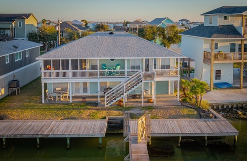 Rockport House | Waterfront 3BR/3BA on Copano Bay w/Private Fishing Pier