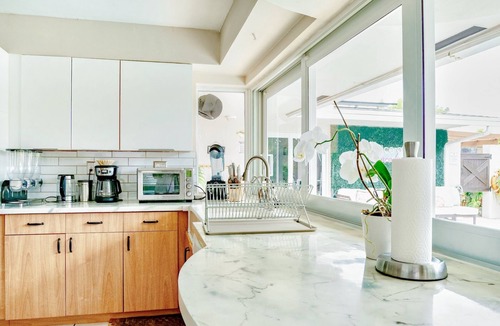 Fort Lauderdale House | Waterfront 3BR Oasis Heated Pool & Kayaks