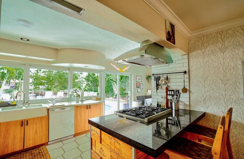 Fort Lauderdale House | Waterfront 3BR Oasis Heated Pool & Kayaks