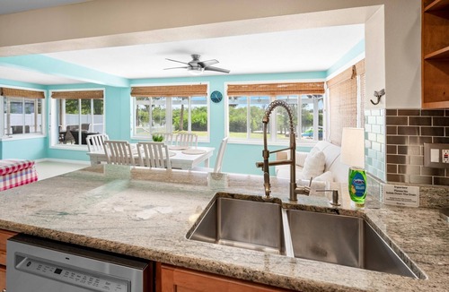 Englewood House | Waterfront 3BR – Pool, Dock, Kayaks & Beach