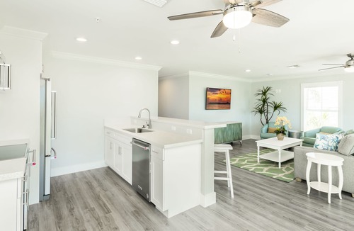 Meadows Condo | Waterfront 4 Bed, 4-Bath Condo @ Bayfront Suites - CLEANING FEE INCLUDED