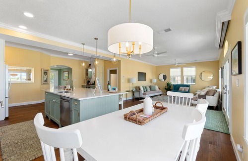 Elizabeth Mcbrides Raulersons House | Waterfront 4 Bed House Daytona Beach FL