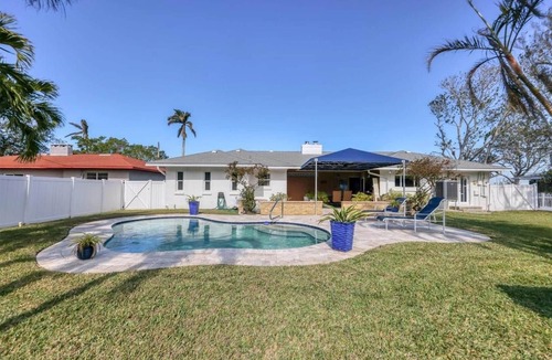 River District House | Waterfront 4 BR - Heated Pool15 min to IMG/AMI