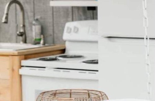 Winterport Cabin | Waterfront 4-Cabin Village