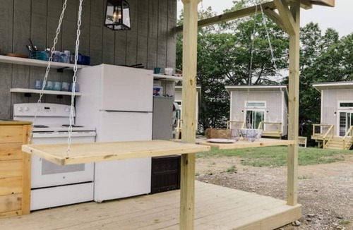 Winterport Cabin | Waterfront 4-Cabin Village