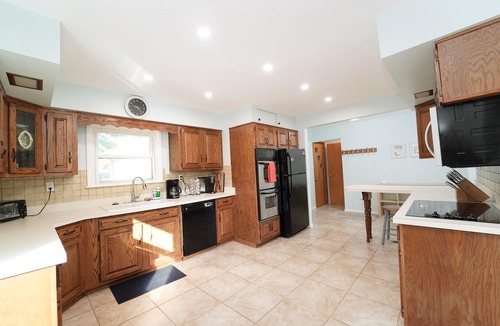 Paw Paw Lake House | Waterfront 4BR/2.5BA W/2 Large Decks | Haven K