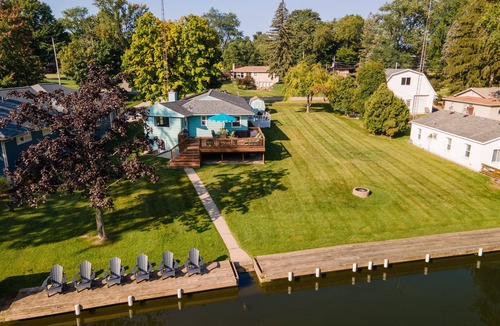 Paw Paw Lake House | Waterfront 4BR/2.5BA W/2 Large Decks | Haven K