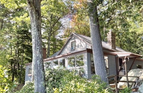 North Sebago House | WATERFRONT 5 BEDROOMS AND 2 BATHROOMS