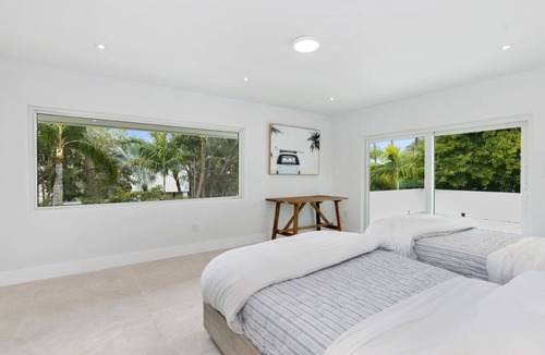 Key Biscayne Villa | Waterfront 6BR House with Private Dock and Heated Pool