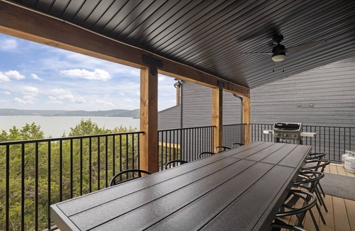 Hollister House | Waterfront 8 bdrm home w/lake views, golf simulator, hot tub, & outdoor sauna!