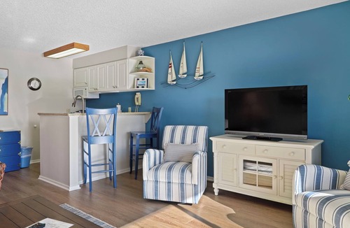 Charlevoix Condo | Waterfront Access| Pool, Hot Tub, Sauna | Sleeps 4