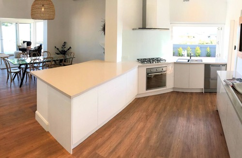 Goolwa House | Waterfront Accommodation - Goolwa Township