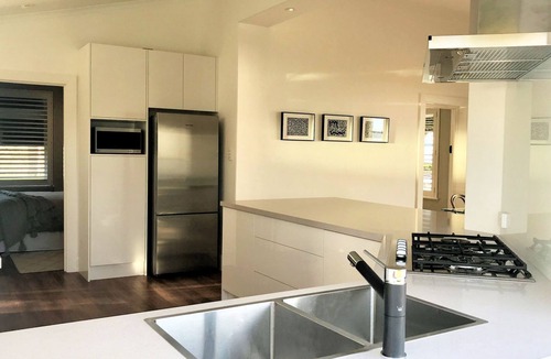 Goolwa House | Waterfront Accommodation - Goolwa Township