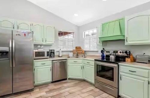 North Fort Myers House | Waterfront Acreage - Boat Launch & Saltwater Pool
