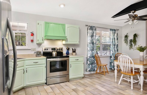 North Fort Myers House | Waterfront Acreage - Boat Launch & Saltwater Pool