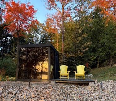 Madawaska Valley Villa | Waterfront Algonquin Retreat,Hot Tub & Sauna