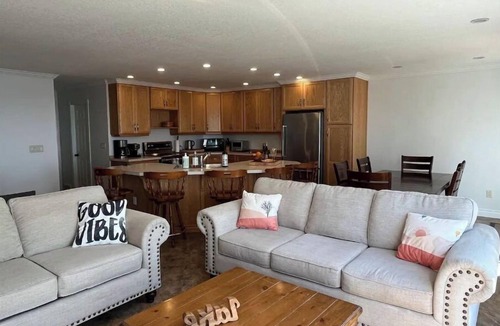 Plympton-Wyoming House | Waterfront All-season Home - Cliff Haven on Huron