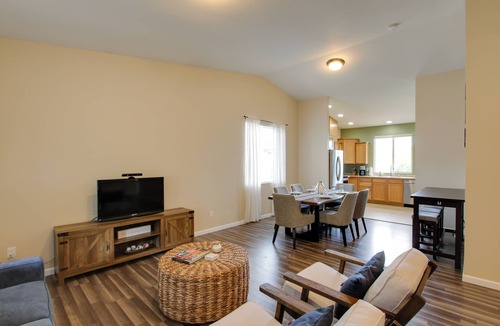 Allyn House | Waterfront Allyn Home with Fire Pit + 2 Kayaks!