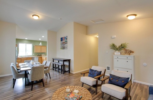 Allyn House | Waterfront Allyn Home with Fire Pit + 2 Kayaks!