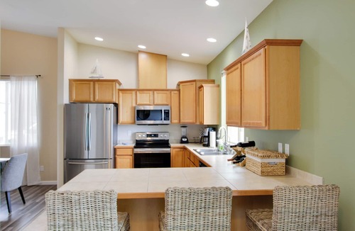 Allyn House | Waterfront Allyn Home with Fire Pit + 2 Kayaks!