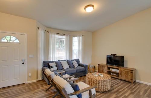 Victor House | Waterfront Allyn Home with Fire Pit and 2 Kayaks!