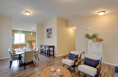 Victor House | Waterfront Allyn Home with Fire Pit and 2 Kayaks!