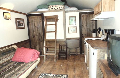 Warrensburg Cabin | WATERFRONT and AFFORDABLE