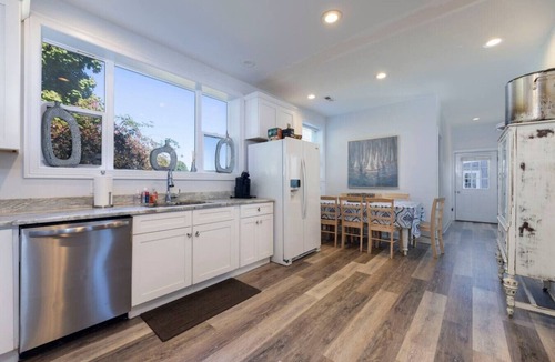 Groton Apartment | Waterfront and Beaches