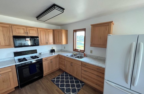 Barbeau Apartment | Waterfront and freighter views with optional dock space