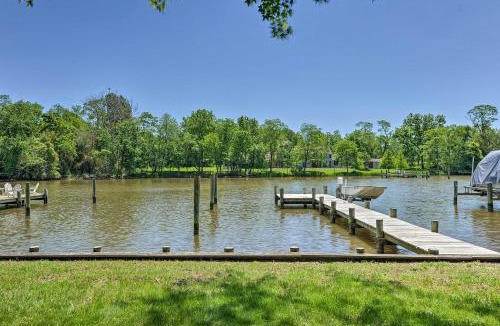 Annapolis House | Waterfront Annapolis Cottage Fire Pit and Pier
