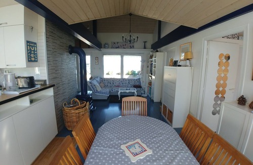 Anthy-sur-Leman Apartment | Waterfront apartment with lake view and direct access