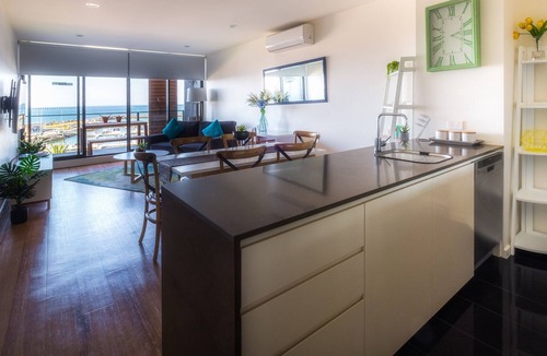 Werribee South Apartment | Waterfront Apartment with marina views!!!