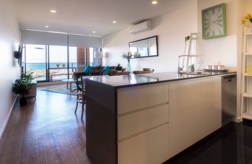Werribee South Apartment | Waterfront Apartment with marina views!!!