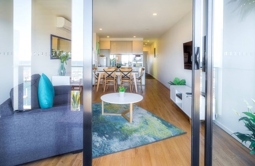 Werribee South Apartment | Waterfront Apartment with marina views!!!