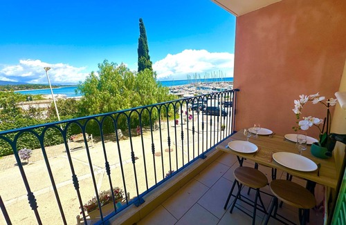 Solenzara Apartment | Waterfront apartment