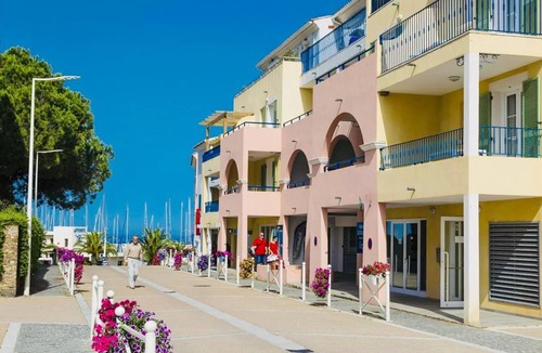 Solenzara Apartment | Waterfront apartment